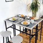 Apartment The World, Stilvolles Apartment, Stadtzentral, Parking Free, Late Check In